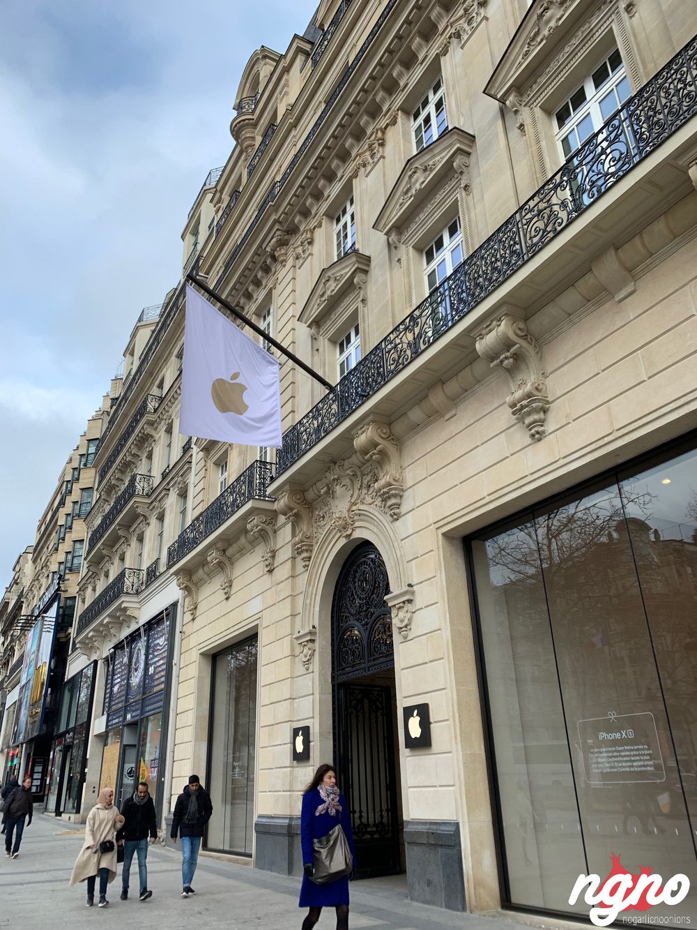 apple opens store inside historic building on paris' champs-élysées